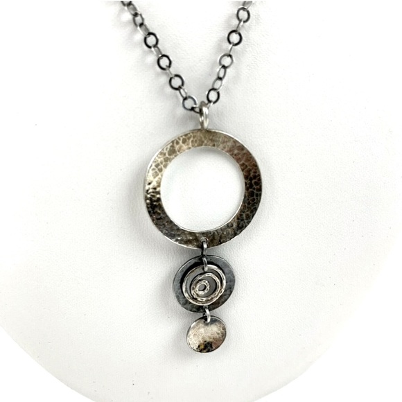 Silpada Sterling Silver Three Disk Swirl Circle Hammered Pendant Necklace 925 - Picture 2 of 12